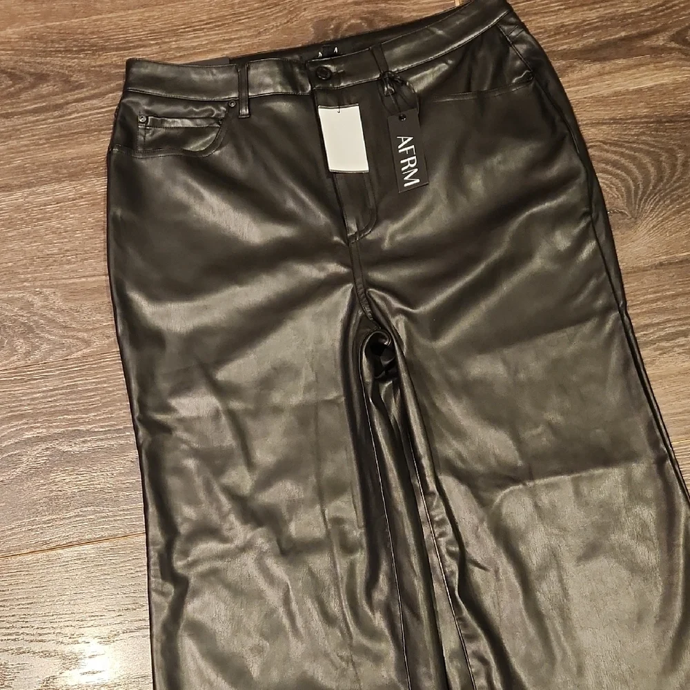 ❤️ NWT! AFRM × REVOLVE DAWSON LOW RISE WIDE LEG VEGAN LEATHER PANTS, 12 (31) - Picture 5 of 13